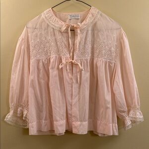 Vintage Chic Lace Trim Blouse in Soft Pink